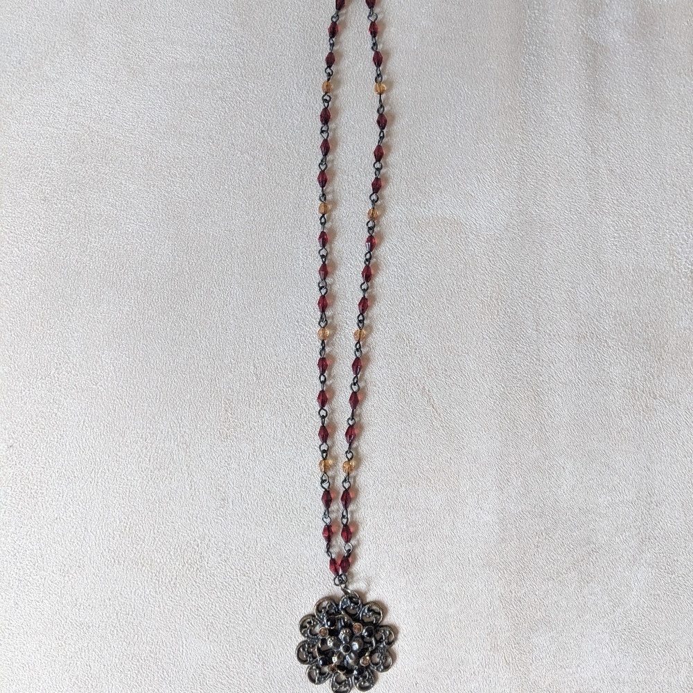 Beautiful Vintage-style Beaded Necklace - Picture 2 of 5